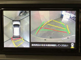 パノラミックビューモニター付きです。車両を上から見たような映像をディスプレイオーディオ画面に表示。運転席からの目視だけでは見にくい、車両周辺の状況をリアルタイムでしっかり確認できます。