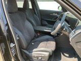室内は大変綺麗に扱われており、タバコも吸われていない為、車両以外の臭いは感じられません。禁煙車両をご希望の方はこちらのお車をお奨め致します。