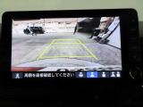 バックカメラの画像です。ガイドラインがスムースな車庫入れをサポートいたします!車庫入れの安心感がアップしますね☆