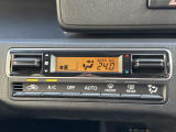 エアコンはオートエアコンです。