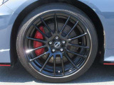NISMO専用エンケイ製19インチアルミホイール:NISMO専用タイヤ(DUNLOP SP SPORT MAXX GT 600)  フロント:245/40R19 98W リヤ:265/35R19 98W