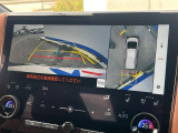 【パノラミックビューモニター】専用のカメラにより、上から見下ろしたような視点で360度クルマの周囲を確認することができます☆死角部分も確認しやすく、狭い場所での切り返しや駐車もスムーズに行えます。