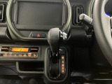 【インパネシフト】シフト操作のしやすいインパネシフトです。足元が広くなりすっきりしますので、大柄な方でも快適に運転ができます。