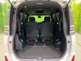 普段のお買い物や通勤、送迎等に十分な荷室スペースを確保しております。サードシートを跳ね上げ、大きな荷物の積載も可能です♪