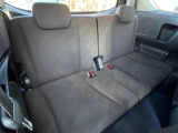 3列目シートはもちろん状態良好☆大人でもゆったりと座って頂けますので、大人数でのお出かけもラクラクです♪ご家族で、気の知れた仲間で、ドライブに行くのが楽しみですね♪