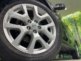 【純正18インチアルミホイール】外観にマッチした純正アルミホイールを装着しております。各種社外アルミホイールや、スタッドレスタイヤも取扱いしております。是非ご相談くださ
