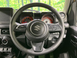 【純正革巻きステアリング】上質な革を使用することで、手にしっかり馴染みとても運転しやすいハンドルです♪