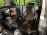 3列目シートはもちろん状態良好☆大人でもゆったりと座って頂けますので、大人数でのお出かけもラクラクです♪ご家族で、気の知れた仲間で、ドライブに行くのが楽しみですね♪