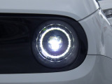 ★LEDヘッドライト搭載★ 白っぽく光る明るく省電力なLEDライト!先進的な白い輝きでフロントフェースを引き締めます☆