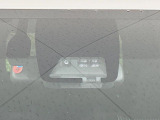 【トヨタセーフティセンス】走行中に前方の車両等を認識し、衝突しそうな時は警報とブレーキで衝突回避と被害軽減をアシスト。より安全にドライブをお楽しみいただけます。