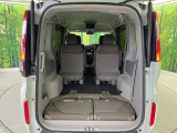 後席を格納すると、これだけの広さが!シーンに合わせたシートアレンジで、大きな荷物も積むことが出来ます♪