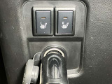 運転席・助手席シートヒータースイッチ!寒い日でも快適です♪