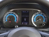 【メーターパネル】素早く車の情報が読み取れる、視認性に優れたシンプルなデザインのメーターパネルです。