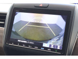 バックカメラが装備されており、後方の安全確認はもちろんのこと狭い場所での駐車や雨の日・夜間など視界の悪いコンディションでのストレスの軽減にもなります!