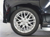 アルミホイール装着車です!これで足元まわりもおしゃれにきまります!