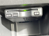 【ETC】有料道路を利用する際に料金所で停止することなく通過できる、ETC車載器(ノンストップ自動料金収受システム機器)が装備されています。セットアップを行うことで利用可能になります。