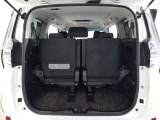 開口部の広いラゲージスペースは、ゴルフバックなどの荷物もラクラク積み込めます。
