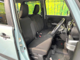 運転席シート廻りは使用感も少なく、良好な状態となっています。前オーナー様が丁寧に使っていたことがよくわかりますね。