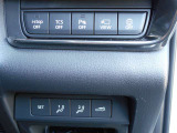 【2Wayドライビングポジションメモリー機能】お二人のシートパターンを記憶することができますので、運転時はボタン一つでシート調節できますね。