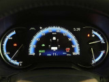 とっても見やすいメーターです。夜間時はラグジュアリーな気分にさせてくれる照明が魅力ですので、夜のドライブも楽しみになりますよ♪