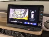 バックも安心のバックカメラ付いています。バックカメラがあると、いつでも安全にバックできますね。死角も減ります。