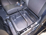 助手席シートアンダーBOX☆