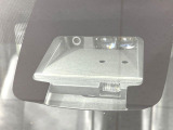 【トヨタセーフティセンス】走行中に前方の車両等を認識し、衝突しそうな時は警報とブレーキで衝突回避と被害軽減をアシスト。より安全にドライブをお楽しみいただけます。