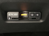 ハンドルの左下にETC2.0がついています。高速道路の料金所の通過も楽々です。 カードの取り出しもしやすい場所についています。