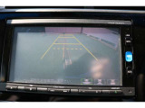 バックカメラを搭載しておりガイドラインも表示されますので車庫入れも安心ですね♪