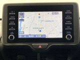 純正ナビを装備。タッチパネル式で使いやすく、お出かけもラクラクです。