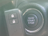 【 スマートキー・プッシュスタート 】鍵を挿さずにポケットに入れたまま鍵の開閉、エンジンの始動まで行えます。