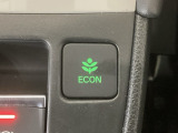 ★ECONスイッチ★ エコドライブを加速しよう!スイッチをONにすると、運転の仕方によるロスを抑え込み燃費をよくするようクルマが頑張ります(*^ー^*)燃費向上にチャレンジ♪