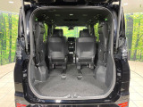 普段のお買い物や通勤、送迎等に十分な荷室スペースを確保しております。セカンドシートを倒すと、大きな荷物の積載も可能です♪
