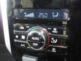 エアコンはオートエアコンになっています。