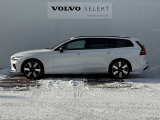 ◆サイド/流麗なプロポーションはVOLVO車の真骨頂。「美しいものと共にありたい」というオーナーの願いを満たします