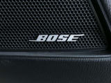 【BOSEサウンドシステム】高性能スピーカーで広がりのある、包み込むような音を体感してください。