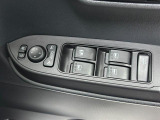 【電動格納ミラーつき】狭い駐車場でも安心です♪