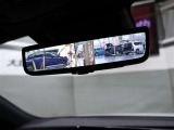 【デジタルインナーミラー】車両後方カメラの映像をインナーミラー内のディスプレイに表示。視界を遮るものがない映像で、後方の安全確認がより快適になります。一度お店でご確認して下さい!!