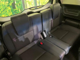 3列目シートはもちろん状態良好☆大人でもゆったりと座って頂けますので、大人数でのお出かけもラクラクです♪ご家族で、気の知れた仲間で、ドライブに行くのが楽しみですね♪