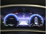 とっても見やすいメーターです。夜間時はラグジュアリーな気分にさせてくれる照明が魅力ですので、夜のドライブも楽しみになりますよ♪