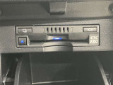 高速道路で便利な【ETC2.0】を装備しています。光ビーコン搭載で渋滞情報などナビゲーションと連動することで機能も充実いたします。他、観光施設に立ち寄るための高速料金割引サービス等もございます。