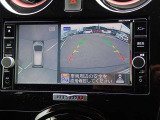 上からの視点で狭い駐車場への駐車などに役立つアラウンドビューモニターです♪