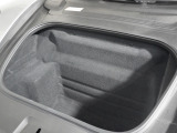 実用性の高いフロントラゲッジスペースです