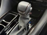 【 シフト 】シフトも操作しやすく快適なドライブを楽しんでいただけます。