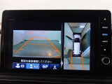 パノラミックビューモニター付きです。車両を上から見たような映像をディスプレイオーディオ画面に表示。運転席からの目視だけでは見にくい、車両周辺の状況をリアルタイムでしっかり確認できます。