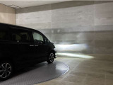 LEDヘッドランプです。十分な明るさを保ちつつも消費電力が少なく、バルブ寿命も長いのが特徴です。瞬時にMAXの光量を発揮するのもLEDならではです。