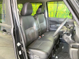 運転席シート廻りは使用感も少なく、良好な状態となっています。前オーナー様が丁寧に使っていたことがよくわかりますね。
