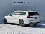 ◆バック/万が一を考え、安全性を重視する方に選ばれているVOLVO車。ドアを開閉するとその重み・厚みに驚くはず