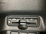 ハンドルの左下にETCがついています。高速道路の料金所の通過も楽々です。 カードの取り出しもしやすい場所についています。
