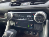 【 オートエアコン 】車内温度を感知して自動で温度調整をしてくれるのでいつでも快適な車内空間を創り上げます!//